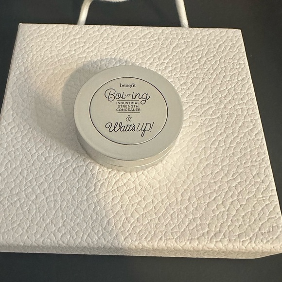 Benefit Boi-ing Industrial Strength Concealer Watt’s Up, No. 2 As Pictured NWOB - Picture 3 of 6